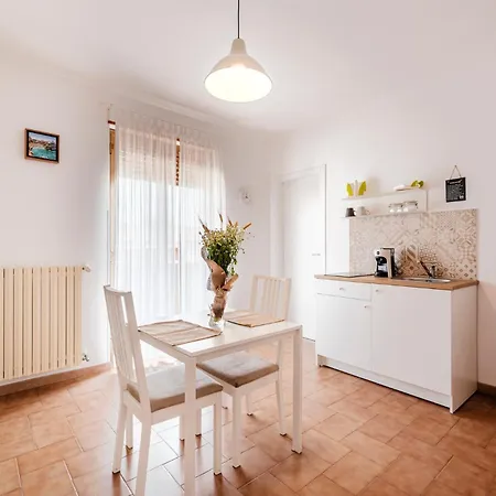 Acquaterra Apartment *